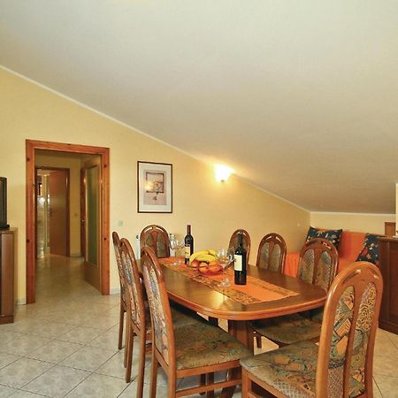 3 Bedroom Gorgeous Apartment In Porec Bagian luar foto