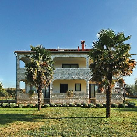 3 Bedroom Gorgeous Apartment In Porec Bagian luar foto