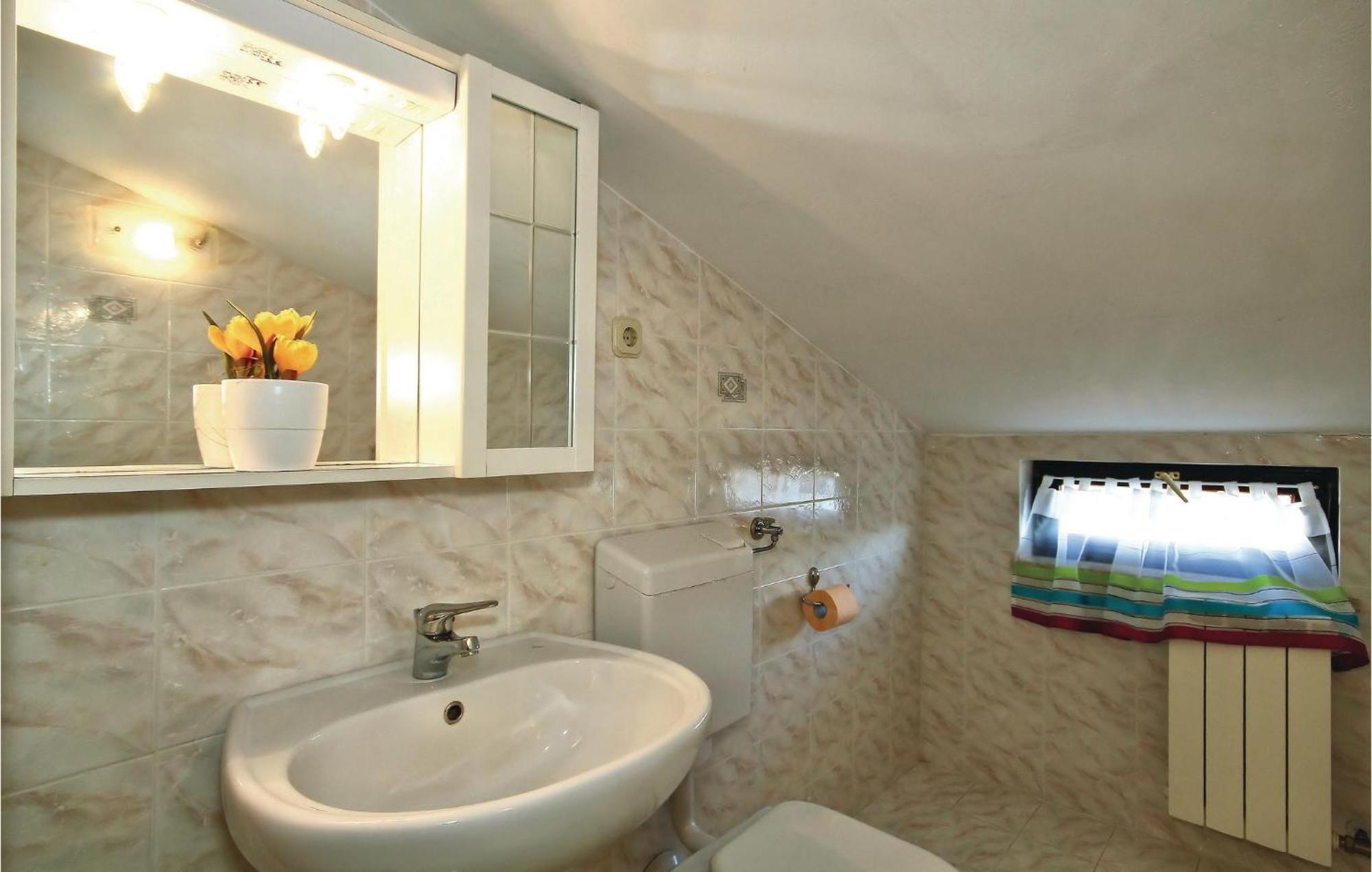 3 Bedroom Gorgeous Apartment In Porec Bagian luar foto