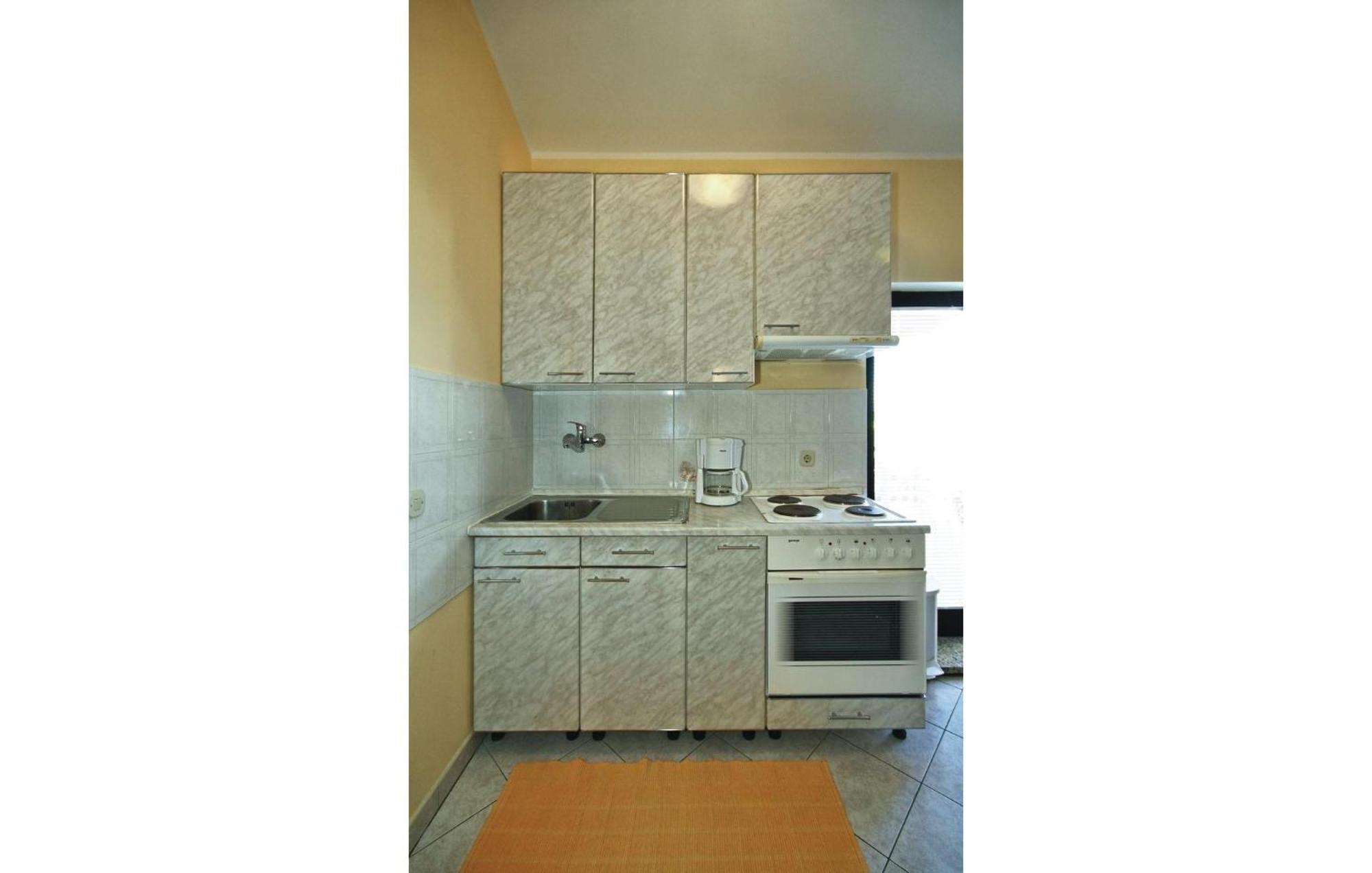 3 Bedroom Gorgeous Apartment In Porec Bagian luar foto
