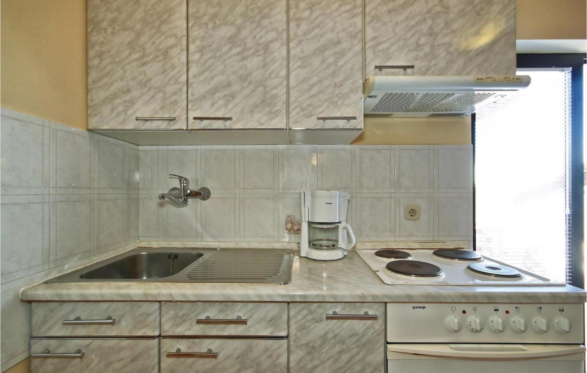 3 Bedroom Gorgeous Apartment In Porec Bagian luar foto