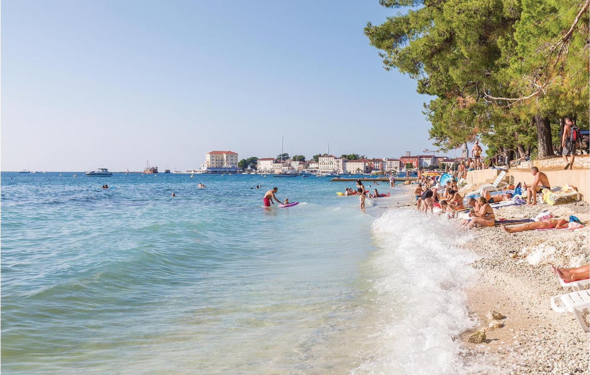 3 Bedroom Gorgeous Apartment In Porec Bagian luar foto